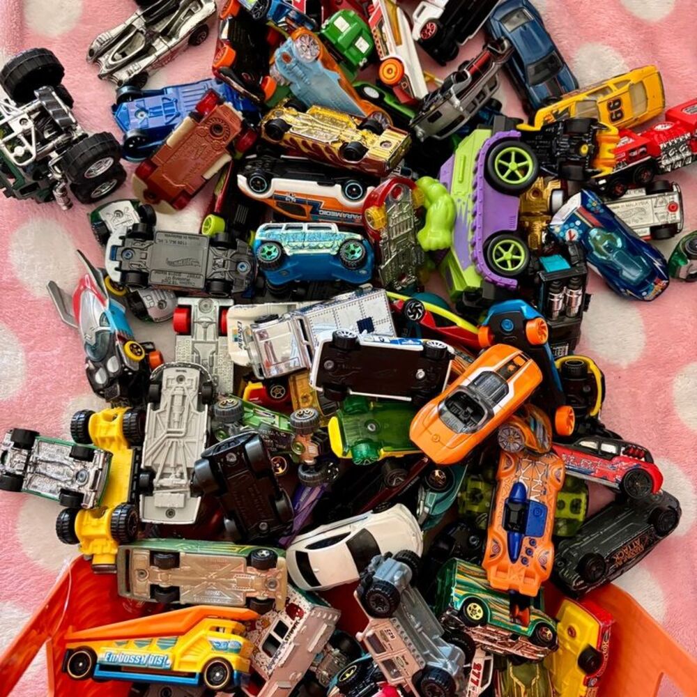 Lot of 80+ Loose Hot Wheels 1/64 Diecast Random